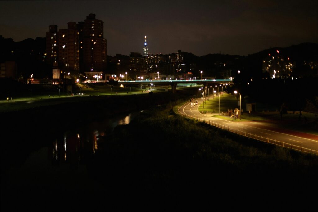 Han River at night popular K-drama dating scene location